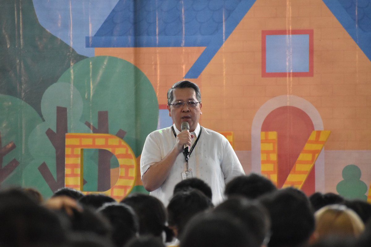 HiLitesASHS's tweet photo. HAPPENING NOW: This year’s SHOrSem (Senior Highschool Orientation Seminar) officially commences with an opening program. 

Photos by Joline Rumbaoa and Lex Argano

#SHOrSem2023 https://t.co/EPgk3C6jWJ