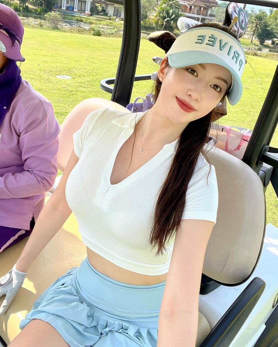 Hi I'm a newbie. Please add me and chat with me on Facebook 😍😍
facebook.com/JudyUsa187/