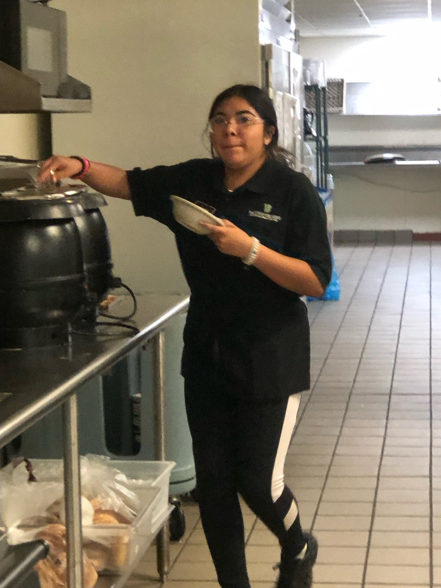 5starcafeFHS's tweet image. Today’s Culinary Internship Feature: Lizbeth M. She is completing her  Internship at Mattison Crossing in Manalapan. Liz works in the dining learning front of the house operations. Understanding the guests’ needs before they realize it,  is Hospitality. 👍 Liz! #WBL #FRHSD #BORO