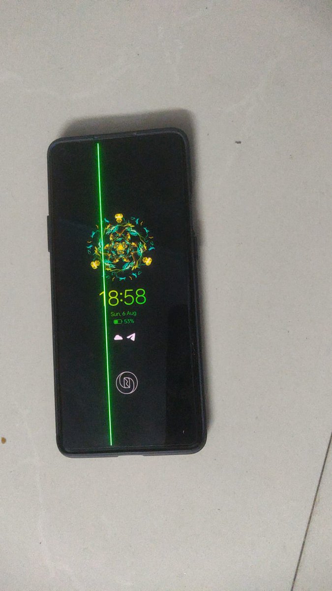 EricManieric's tweet image. "🚨Attention OnePlus 8 Pro users on Android 13!🚨 After the recent update, a mysterious green line has appeared on my screen, and I'm not alone! Many others are facing the same issue. 📱 @oneplus, please look into this and provide a fix ASAP! #OnePlus8Pro #GreenLineIssue"