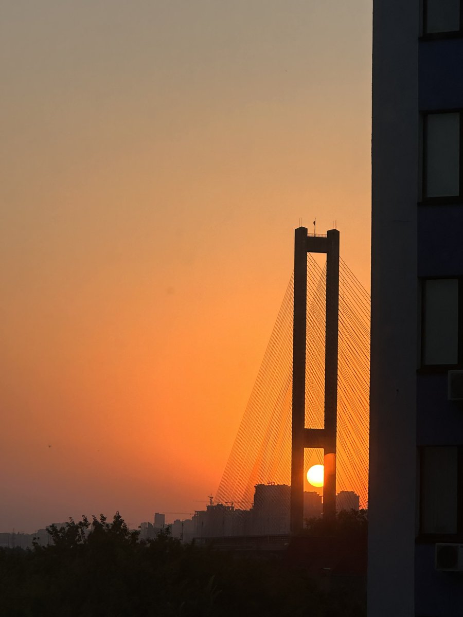 Як же мені пощастило бачити таке зі свого вікна щодня 🫰 эмейзинг