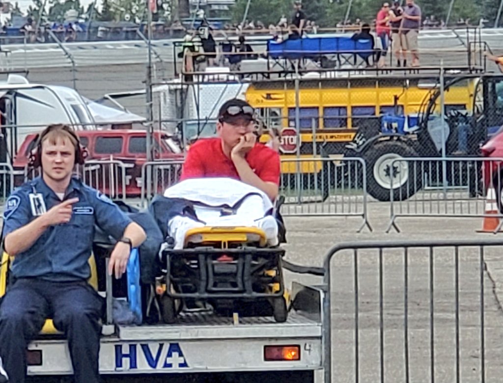 EricEstepp17's tweet photo. A very glum Kyle Busch... expected to have a big day. https://t.co/KEbcQl3UYg
