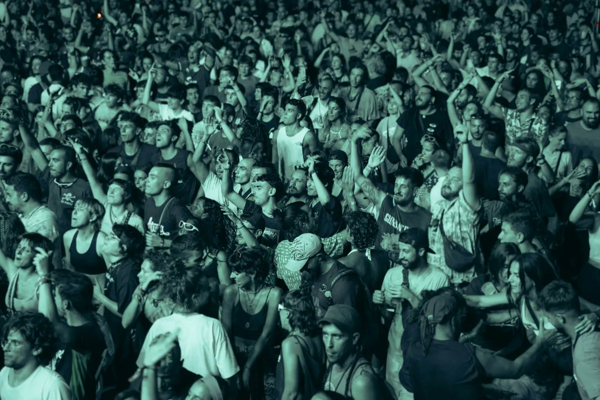 GRÀCIES Catalunya! 
Encara estem aborronats del que vam viure dijous al <a href="/festiuet/">Festiuet</a> amb vosaltres. Amor etern a totes les que ens vau acompanyar. Ens és impossible no emocionar-nos al recordar-ho. 

Gràcies per fer Atupa possible. 

Ara... País Valencià. Esteu preparades? 👀🤭