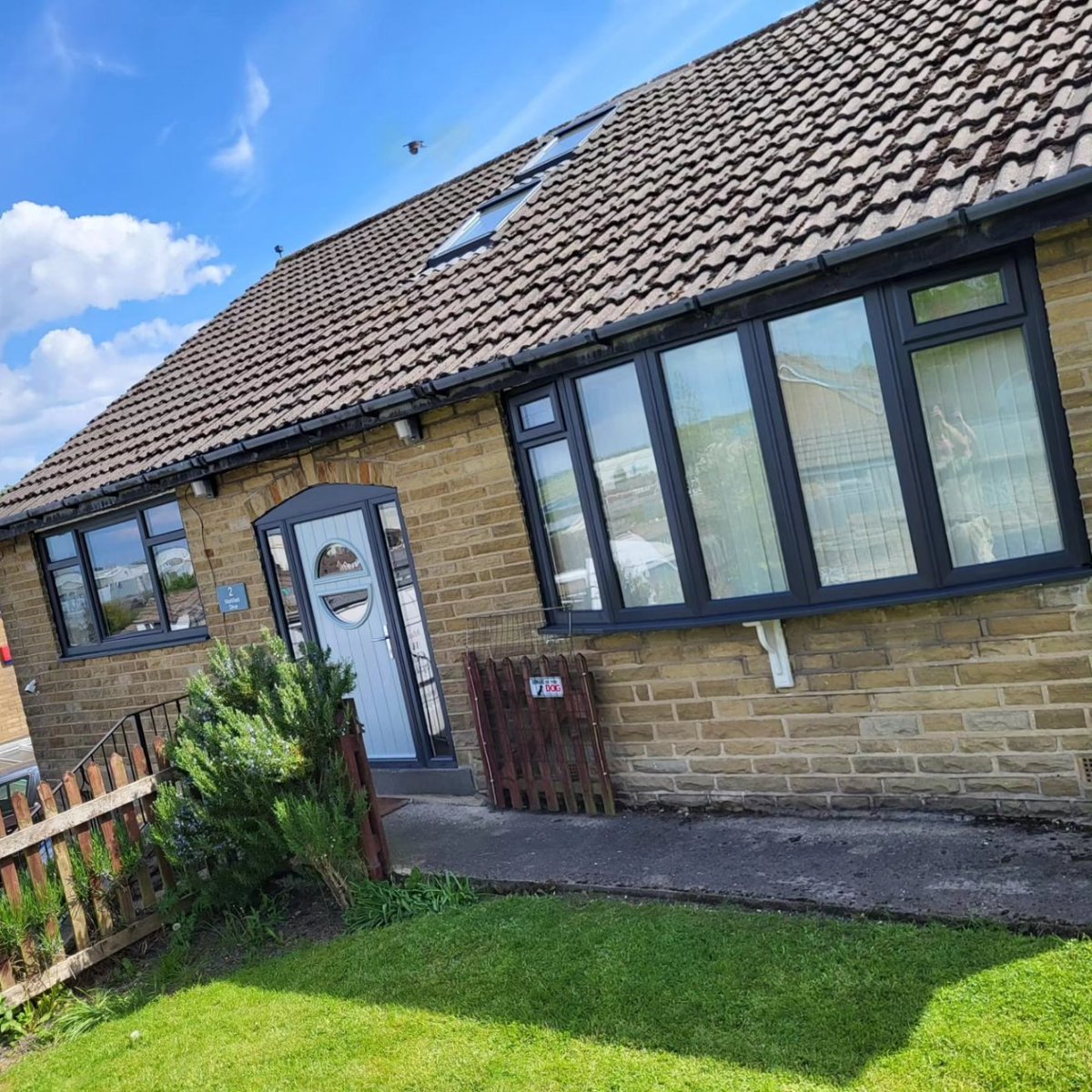 Alpine_Glass's tweet photo. Simply stunning transformation 

💚💚💚

 #love #glass #glazing #upvc #wood #aluminium #windows #upvcdoorsandwindows #door  #ultion #solidor #ultion 
 #homeimprovement #loveyourhome #wyke #Bradford #Halifax #huddersfield #Leeds #yorkshire #WestYorkshire #nationwide https://t.co/nmnPq8HOB7