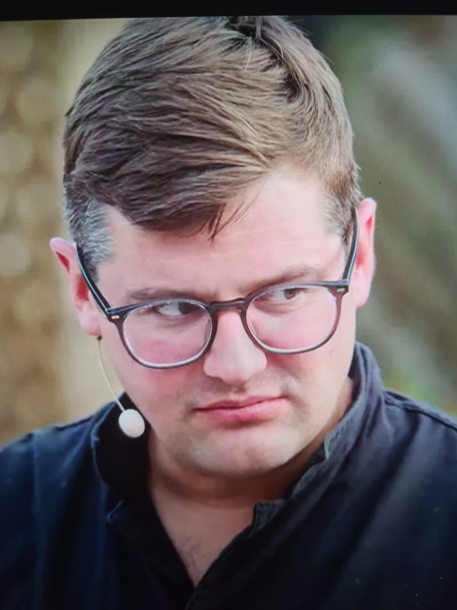 lad_sfx's tweet photo. When you realise Pass it on Live is over... Fantastic event! Congrats to everyone who worked on it, I can't wait until next time! #wildweekender @sortedfood https://t.co/gW9zJ2iQlR
