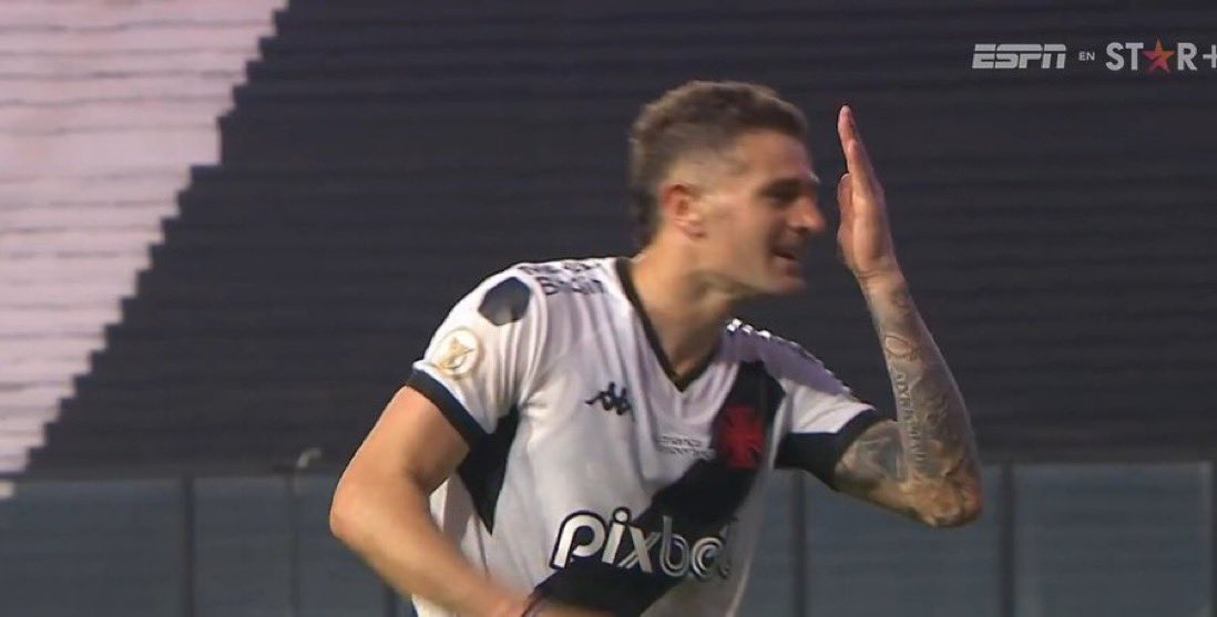 GOL EN SU DEBUT 🤩

Pablo Vegetti ingresó y marco en su presentación en el fútbol brasileño 🇧🇷 

Festejo con dedicatoria especial 😉🏴‍☠️