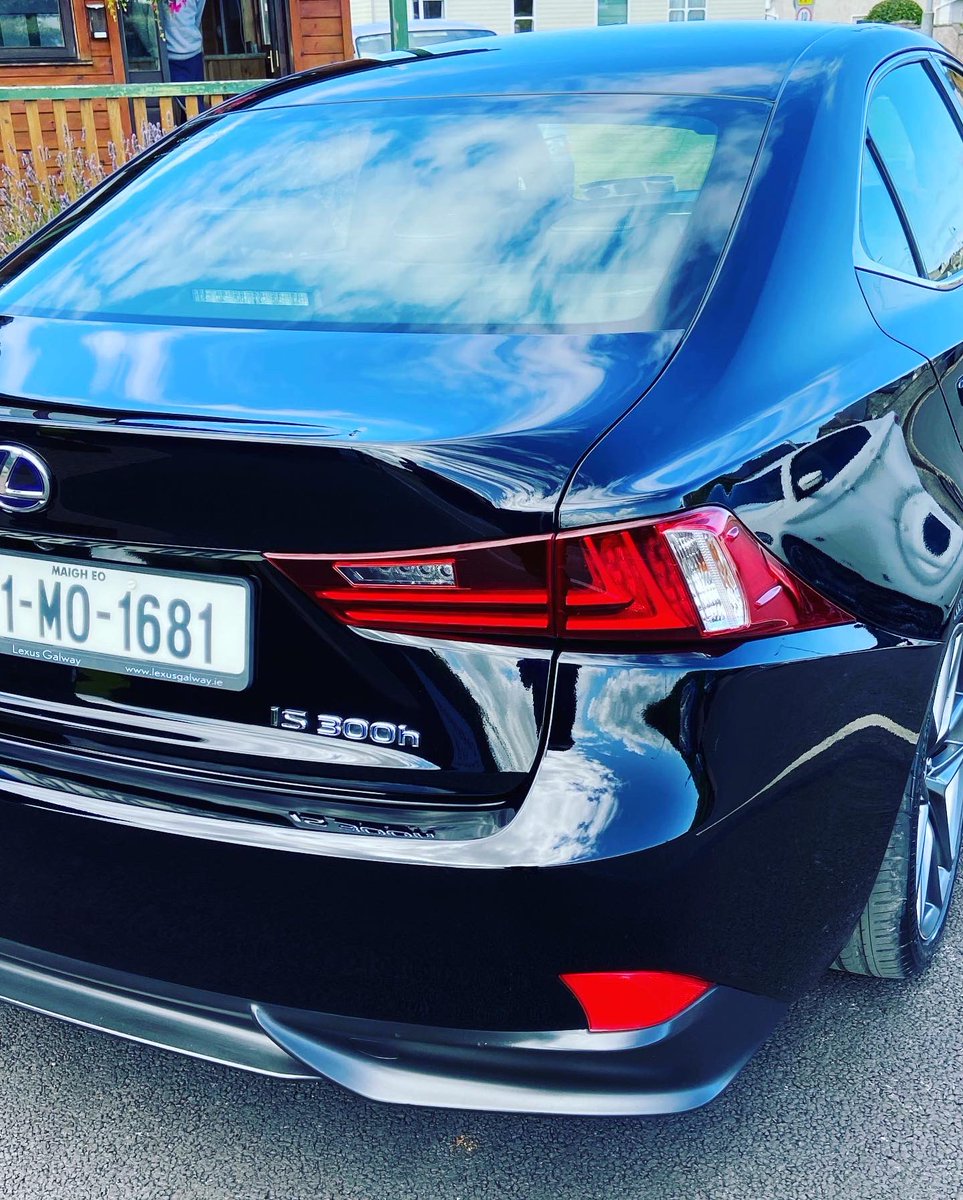 Insane gloss enhancement on this Lexus, Scholl concepts S20 with a Hex logic orange pad made for a perfect combo. 🤩😍