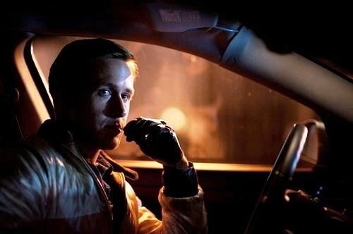 BlackFilmsOk's tweet photo. 🎬 Está cumpliendo 12 años una de las mejores películas de Ryan Gosling (o quizás la mejor). 

Drive es icónica. Su fotografía, su música, y hasta su protagonista logran que te metas en una experiencia inmersiva en la que empatizas con un personaje bastante oscuro. 

¿La viste? https://t.co/rrVXGVWHk5