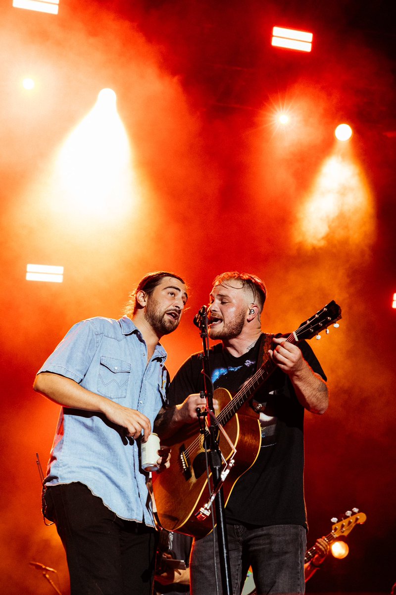 Noah Kahan tweet media