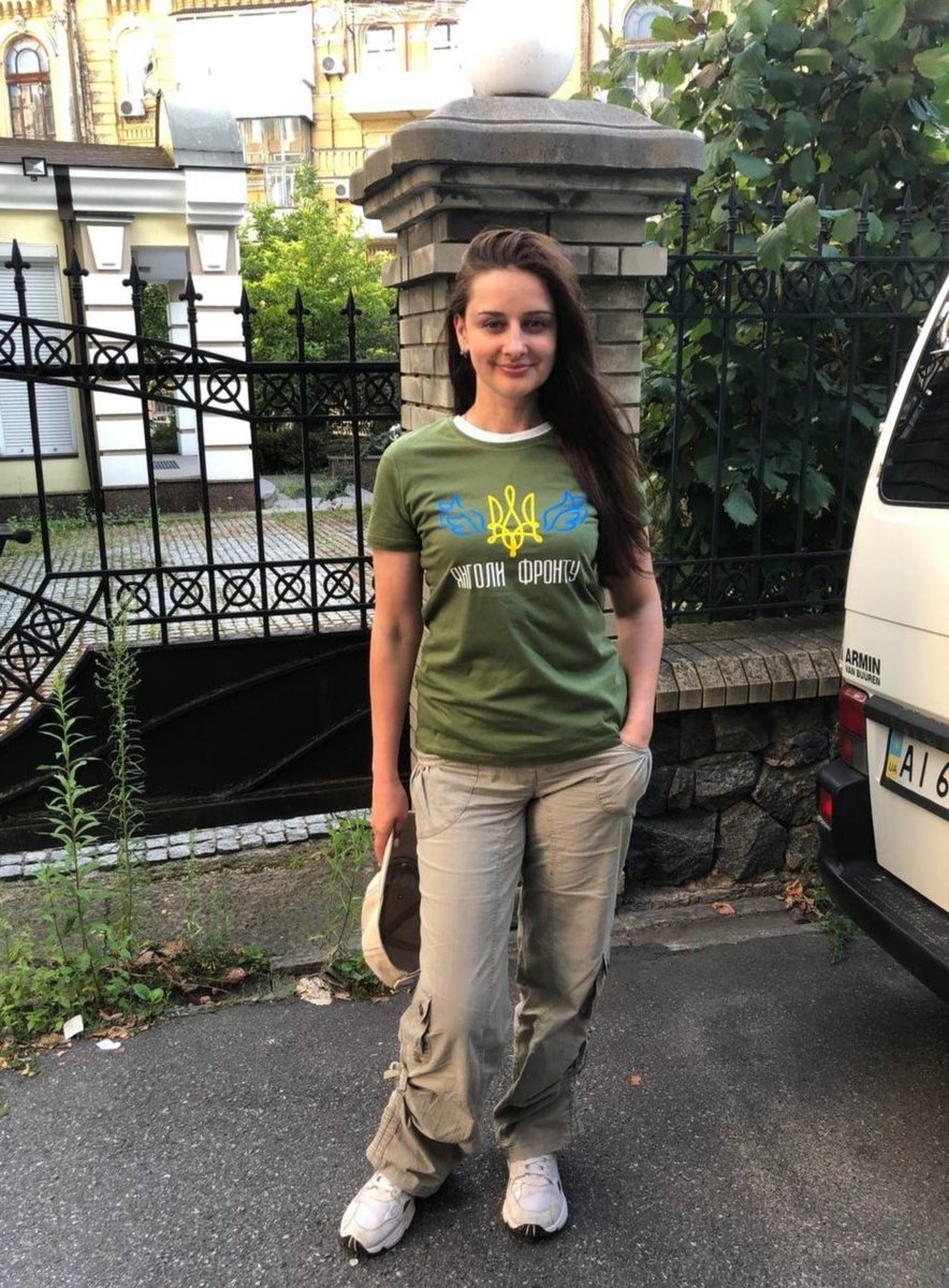 Dear Twitter space,do you see this T-shirt with our Ukr. print? In order to get closer to you,our followers,we will write our team's name on it in English,and we will get closer to you by breaking the language barrier not only on T-shirts. We need your support🙏
<a href="/AngelsFrontUA/">Angels of the Front 🇺🇦</a> 🇺🇦