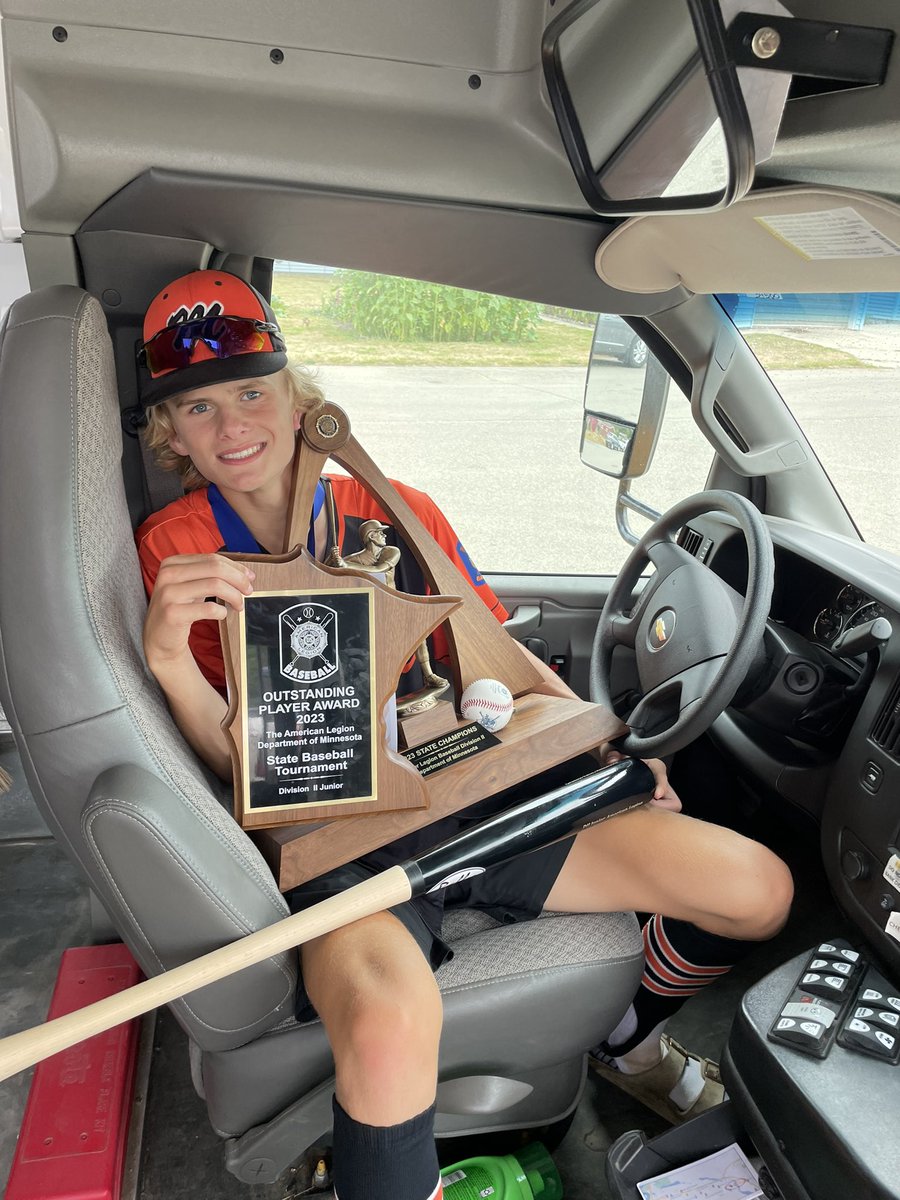 BaseballMACA's tweet photo. 29ers win! Great team tournament but none bigger than @alexasmus_04 , he wins tournament MVP got a save, a win, and the two RBIs in the ship…. And he drove the bus home too! Go 29ers https://t.co/GpXIWEY3BU
