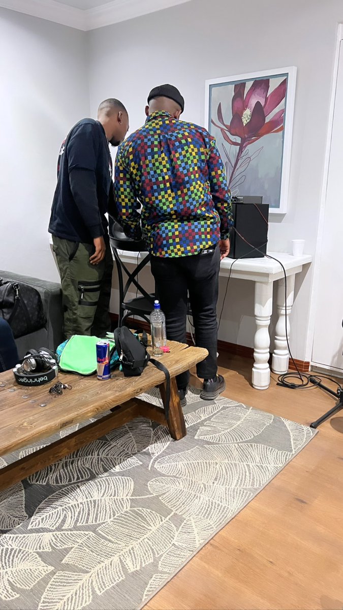 MagnificentComs's tweet photo. @Michael_Nereus X @KhuliChana 

Something Magnificent coming https://t.co/hFnEXEStUe