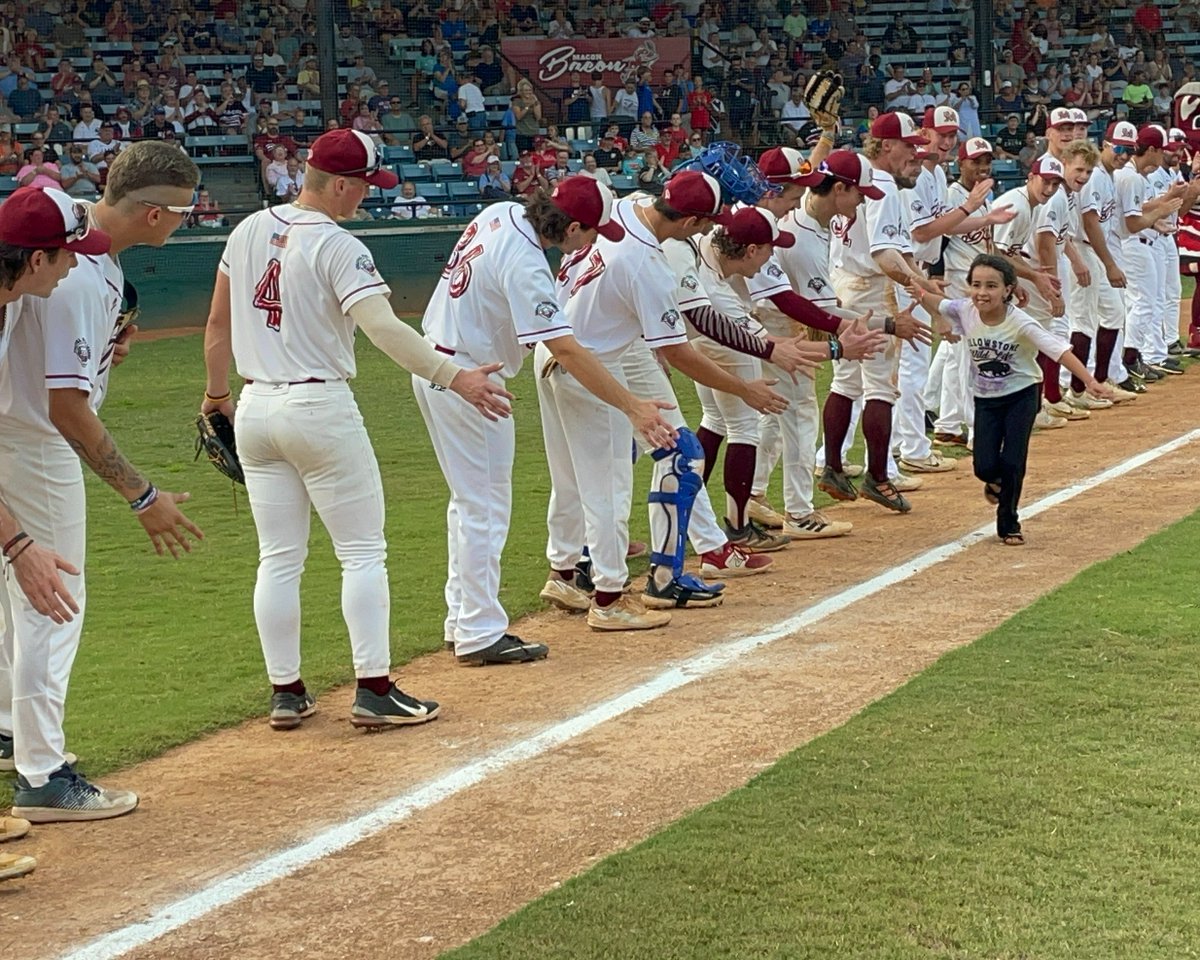 Atrium Navicent Beverly Knight Olson Children's (@ahnchildrens) on Twitter photo A celebration that knocked it out of the park! In the <a href="/GoMaconBacon/">Macon Bacon š„</a> season finale on Friday night, Stephanie Felix of Fitzgerald was celebrated during Home Run For Life!
ā¾ š„ A celebration that knocked it out of the park! In the <a href="/GoMaconBacon/">Macon Bacon š„</a> season finale on Friday night, Stephanie Felix of Fitzgerald was celebrated during Home Run For Life!
ā¾ š„