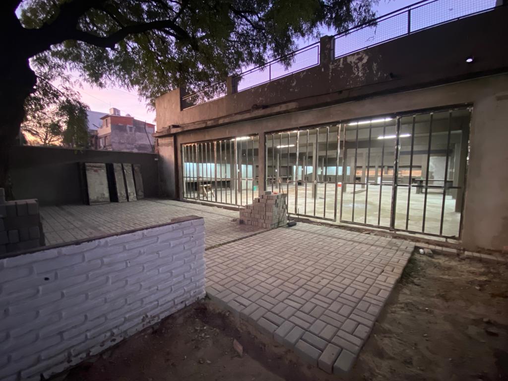 caplatense's tweet photo. [Institucionales] 🚧 Mejoras y remodelaciones en la parte social del club

🙌🏻 Enterate como se desarrollaron las obras en la oficina de socios/as, en los gimnasios y en los quinchos 👉🏻 https://t.co/d7VCyFoarJ

#SiemprePlatense🤎 https://t.co/vfdGFrHwZa