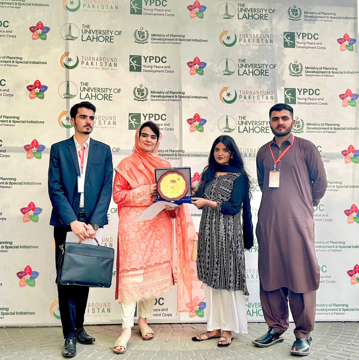 durrani_222's tweet photo. A very joyous and innovative journey comes to an end with the trophy. congratulations to @unsaid_w0rdss  @PoodFanda &amp; @Dawood_eco07 on maintaining the legacy for BUITEMS. I would like to thank @Sadia_anjumm and @khushaal_kakar for there endless efforts &amp; corporation with us.#PMC4 https://t.co/4af6WBF60r