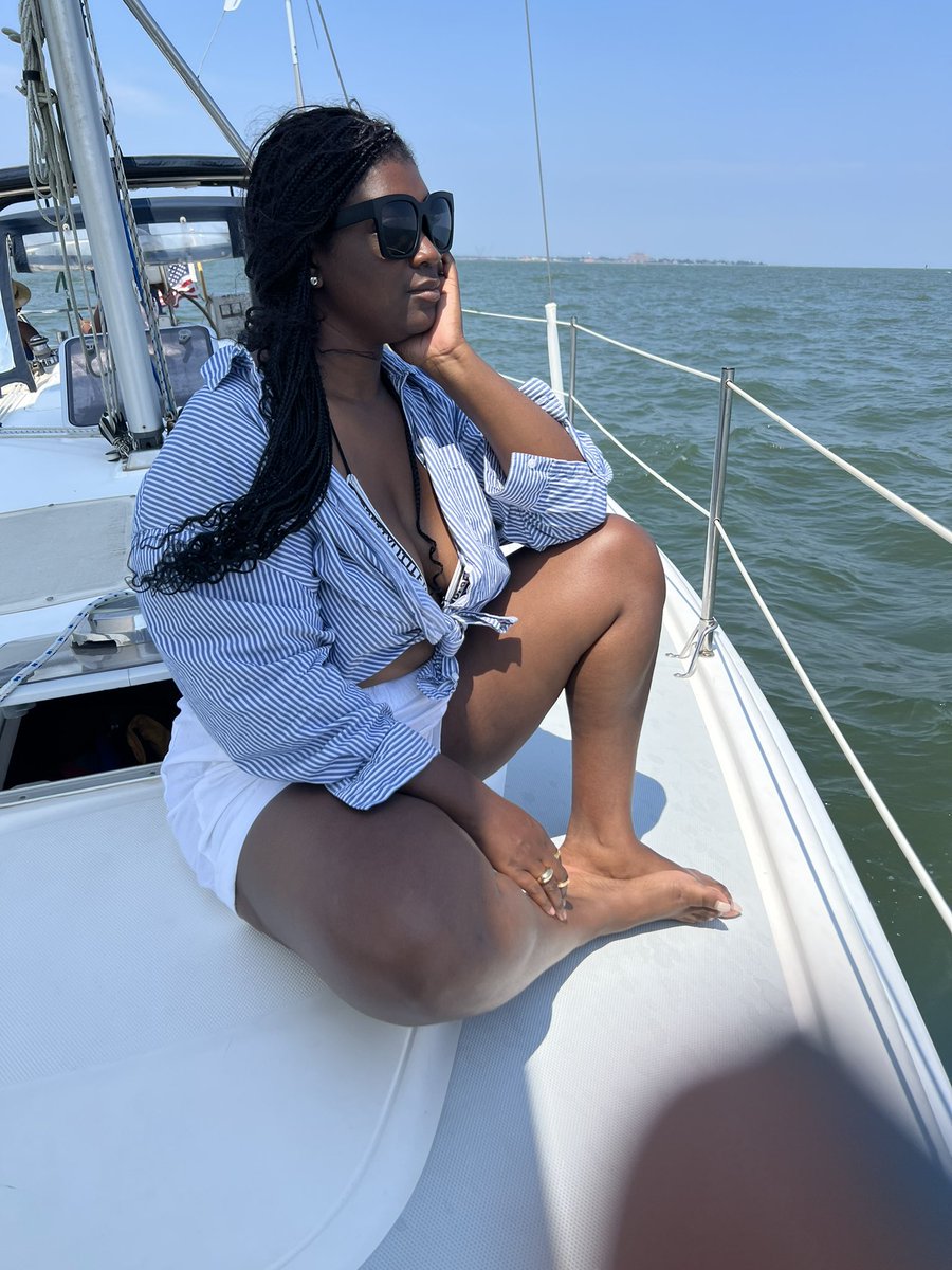 theelauren_'s tweet photo. #BoatMe baby βοΈπ https://t.co/DLF8OGJz1J