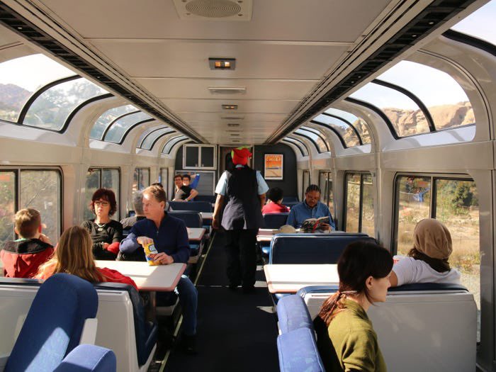 ABertMSaade's tweet photo. Cruzamos la frontera de Canadá 🇨🇦 en Amtrak. (Tren) Rumbo a Banff, Alberta.
Donde Nos espera un #Festival de Arte y música.
La pandemia afectó tanto, q hasta hoy se celebra de nuevo.
A la misma vez paramos a Ver THE BEAUTIFUL #VancoverBC. https://t.co/0LxbGy6mxy