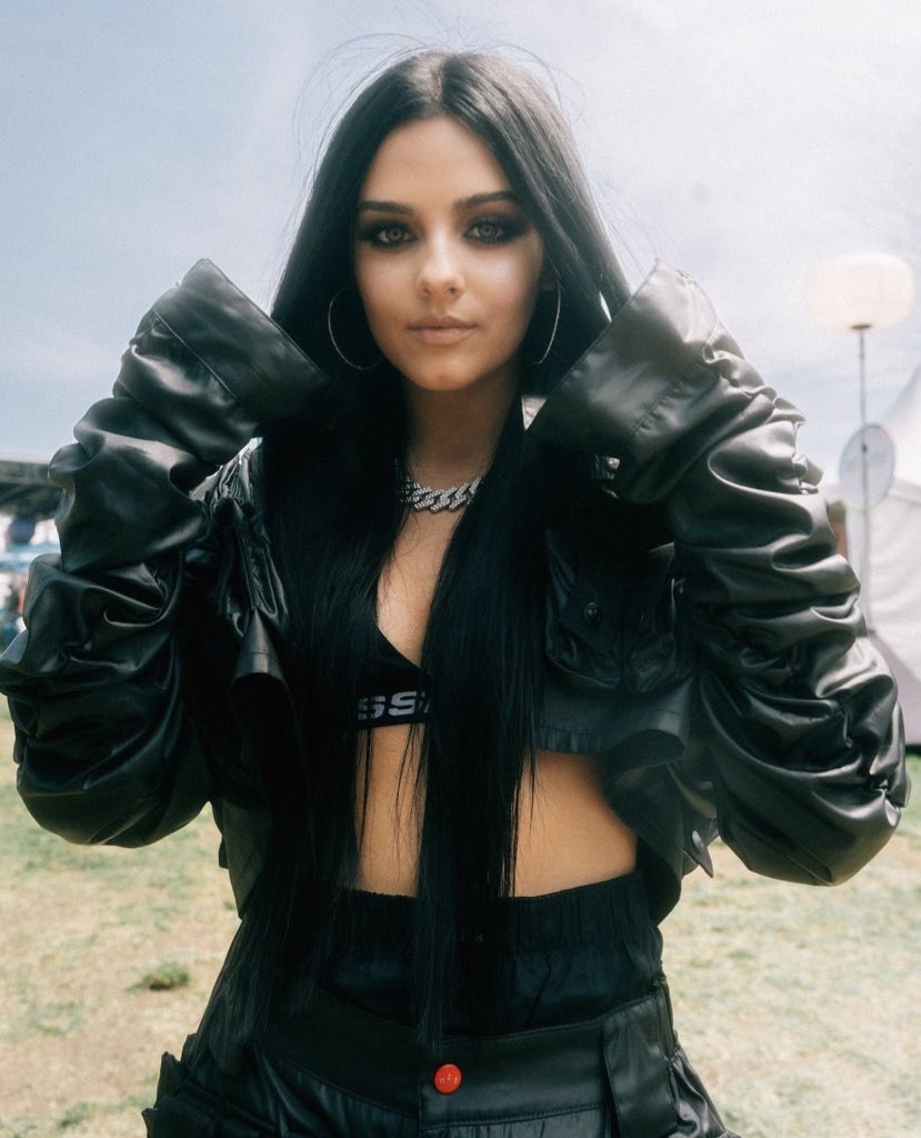 murphieshq's tweet photo. jessie’s first lollapalooza, and you were amazing. tour starts so soon, we can’t wait to see y’all🖤

@jessiemurphhh #jessiemurph https://t.co/W9xNdU3Z9q
