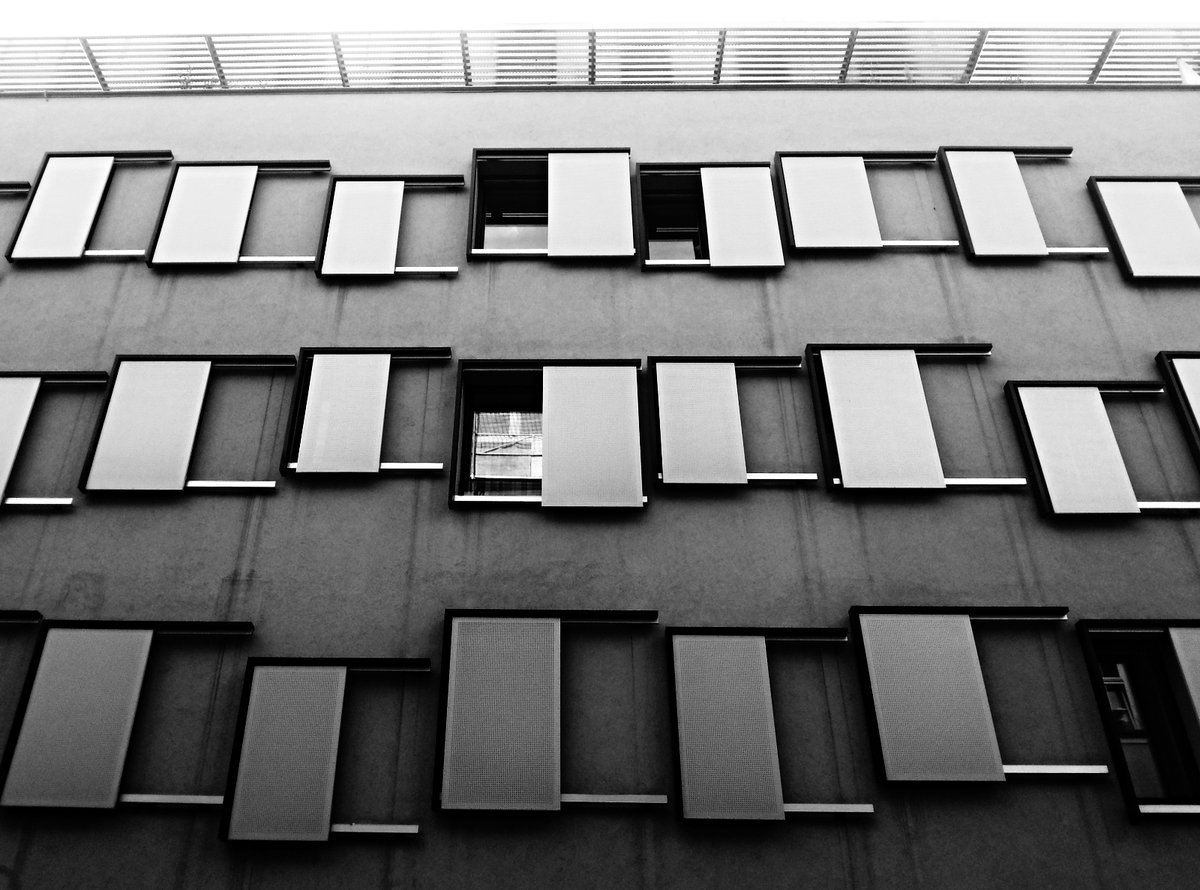 apex_archive's tweet photo. .@SylviaTilak
Also gut, das Klumpat hat auch eine..."Sonnenseite"-der...Trakt gehört dazu ...
Ich kann ja nix dafür, das mir sowas in die Quere kommt.
#Wien #Neubauten #Stadtbild #Architektur #wastland https://t.co/TVUZdLyoOl