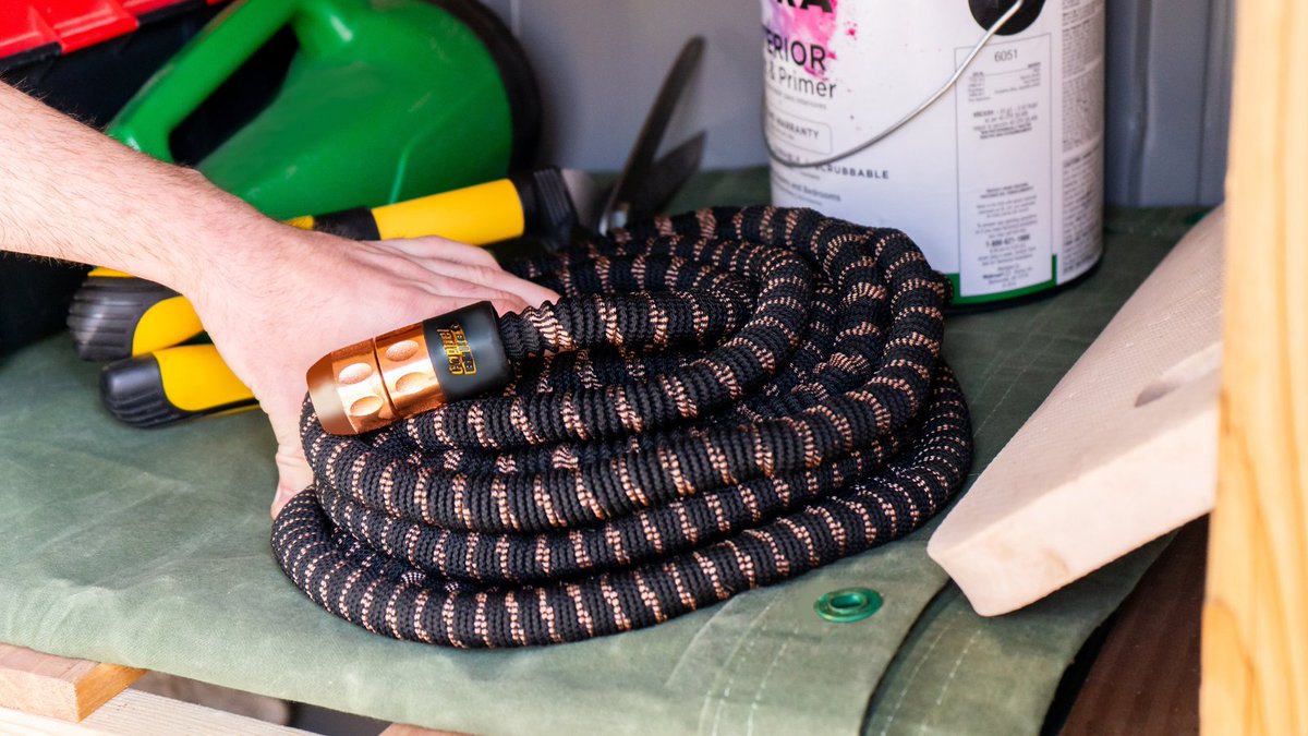 Turn on the water and it grows to a full-size garden hose with a ¾” diameter flow. Squeezes itself dry, putting itself away; lightweight, compact, and easy to handle. Plus, it comes with a FREE 10-Pattern Sprayer when you get the 50, 75, or 100 ft hose! bit.ly/3Ku7x7j