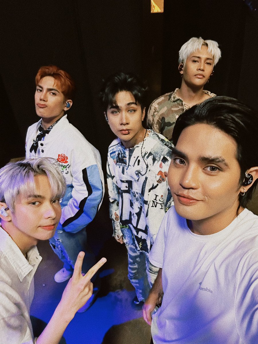SB19Official's tweet image. Soundcheck, done!
See y’all later, Washington DC A’TIN! We’ll definitely set the stage on fire! ⚠️💙
#SB19 #SB19PAGTATAG #PAGTATAGWorldTour #PAGTATAGWorldTourWashingtonDC