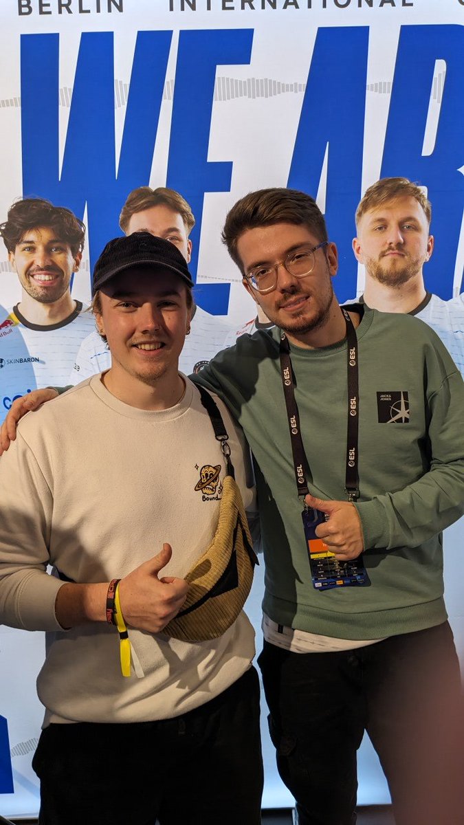 Nice meeting <a href="/GranaDyy/">BIG GranaDy</a> and <a href="/BIGmassaTM/">BIG Massa</a> at #IEMCologne. All my TrackMania runs are improved by 0.37 secs per Default from now on.