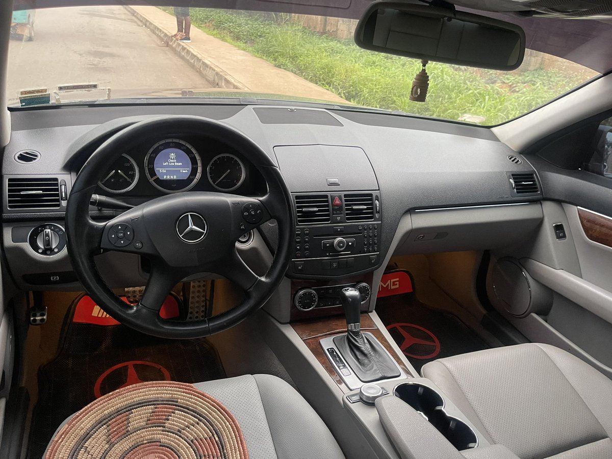 msiyimoga's tweet photo. 2009 C300 4matic clean Nigeria used  4.9 08106296309 Belgium standard https://t.co/wH5Ebpw0qE