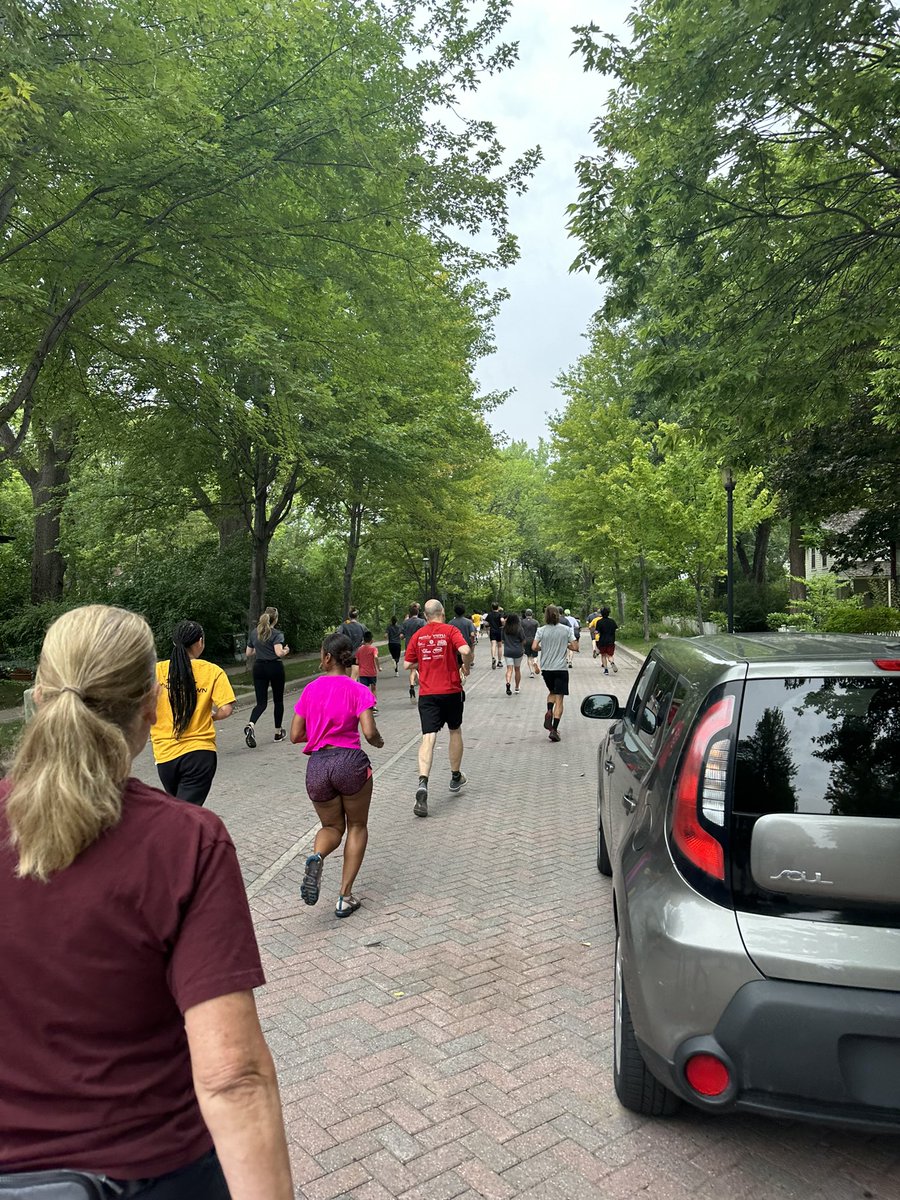 DLS_Activities's tweet image. Our Inaugural Dash for De was a success! We had so much fun at our run/walk 5K for athletics this morning we can’t wait to do it again next year! Thank you to all our volunteers and sponsors! Go Islanders!