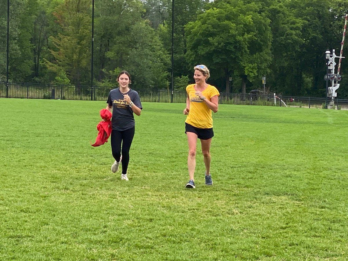 Our Inaugural Dash for De was a success! We had so much fun at our run/walk 5K for athletics this morning we can’t wait to do it again next year! Thank you to all our volunteers and sponsors! Go Islanders!