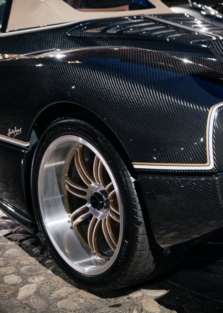 FullTopMax's tweet photo. 103 Roadster F - details.

#pagani #pagani25anniversary #horaciopagani #paganizonda #zondaf https://t.co/sUS4SNbaTG