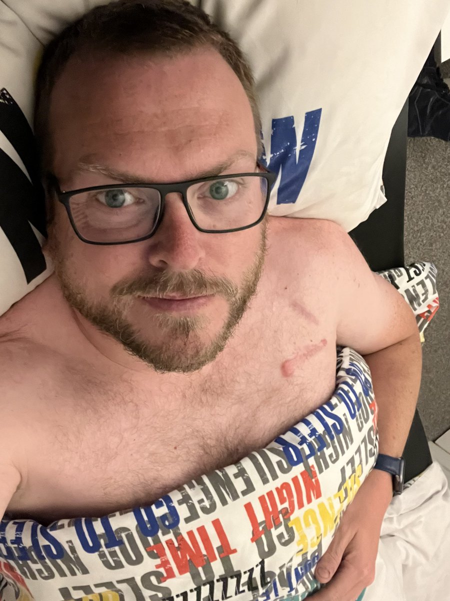 thatgregperson's tweet image. Thank you Sunday morning Greg for changing the bedding #CleanSheetNight