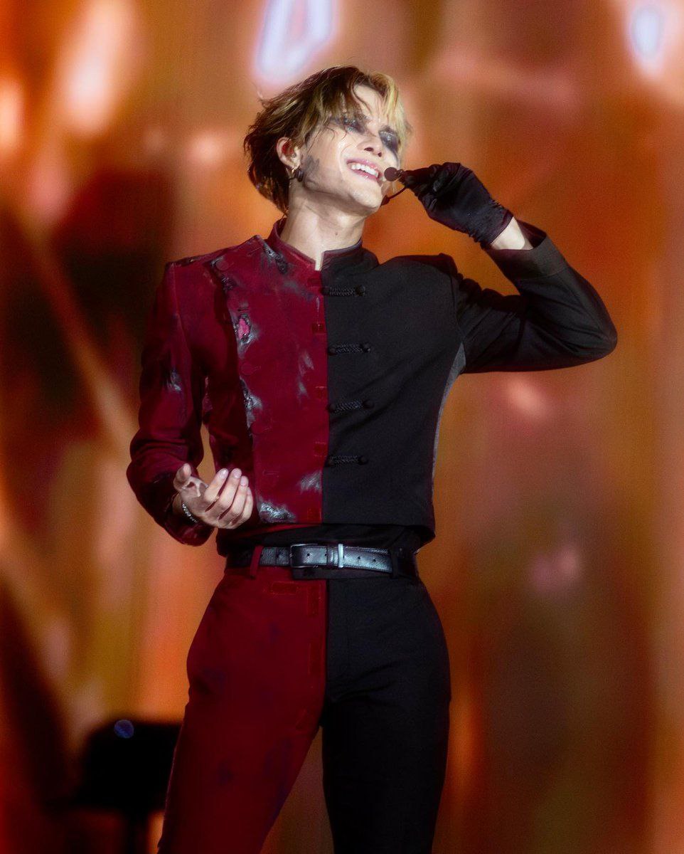 yootab1331's tweet photo. ایدلایی که استن میکنم >>>>
@JacksonWang852 
@layzhang https://t.co/k6Ip7hWBQx