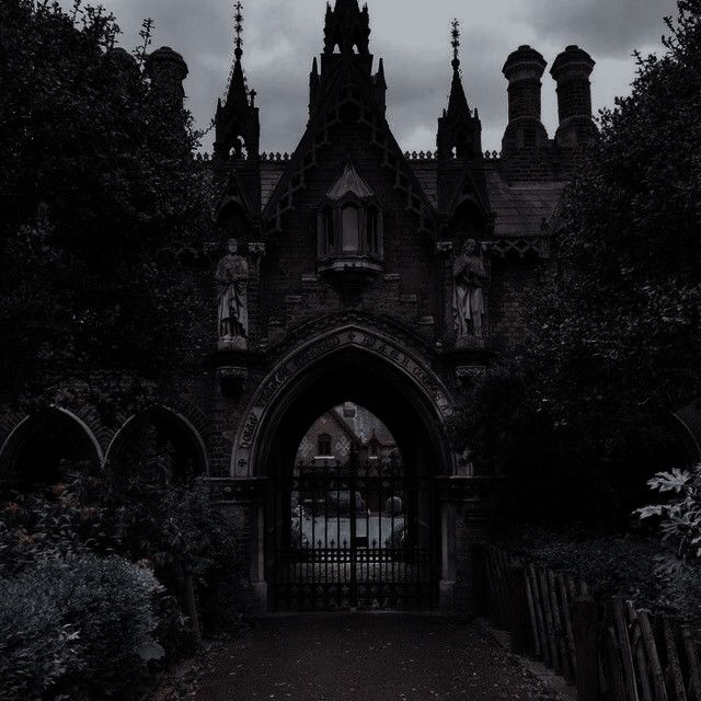 princess_evya's tweet photo. a bit late but loved this prompt ("grotesque") from @haikuprompt: 

It's a bit scary, 
grotesque, perhaps, how I'd keep 
our home protected 

#haiku #haikuchallenge #poetry #PoemADay #vsshorror #vsspoem #POEMS #WritingCommunity https://t.co/VSfYbSOsaX