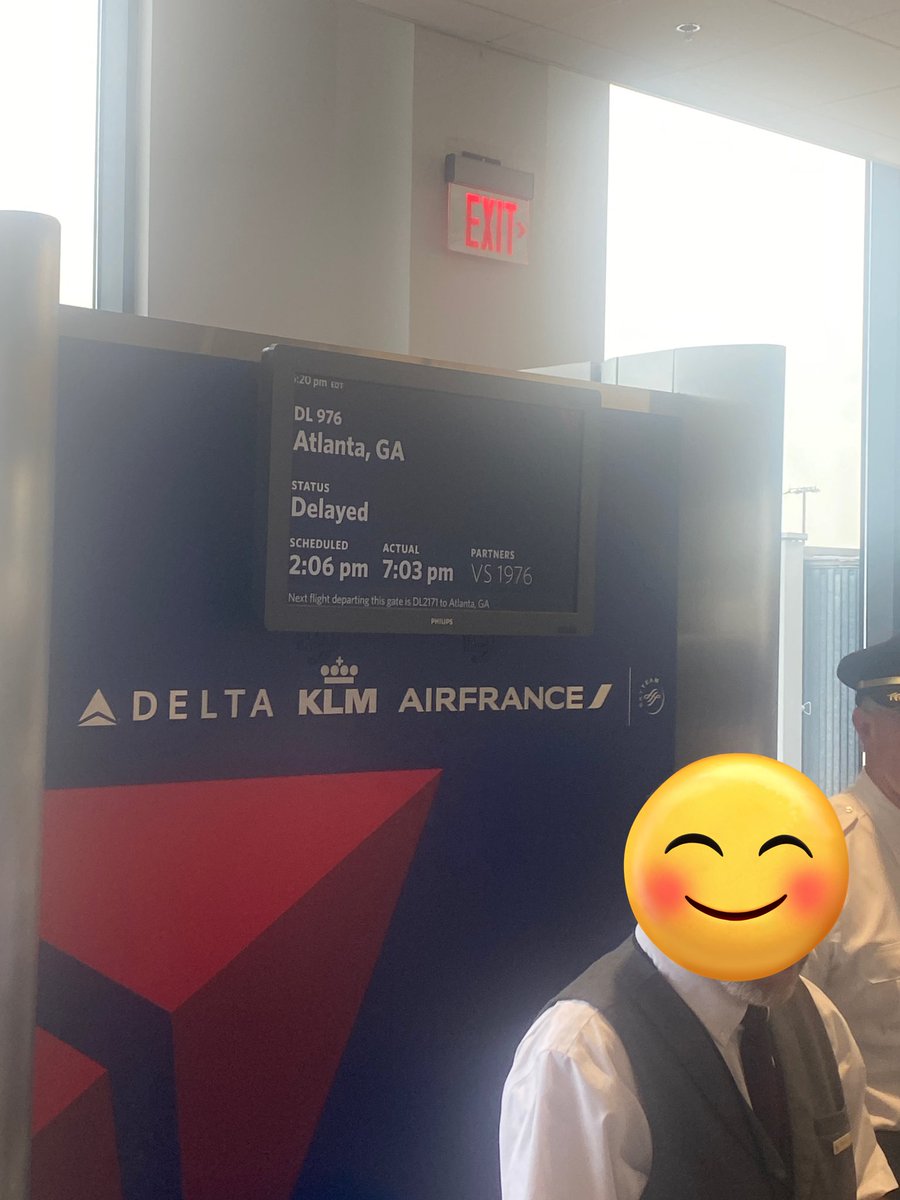 scottpitocco's tweet photo. @Delta hi, party of 6 here (4kids) we sat in the plane for 4 hours, then they asked us to get off since now it’s going to be 2 more hours. You have 1 agent working your desk and your phone hold time is over an hour… #yay #SummerVacation #flydeltamakememories https://t.co/Mnximrj6He