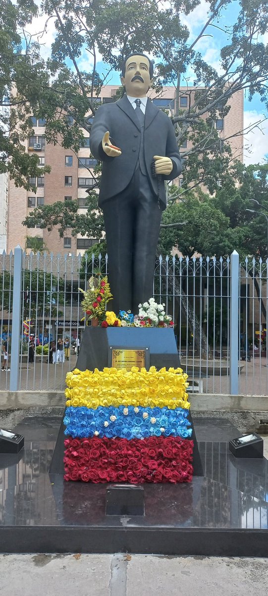 yolucecita's tweet photo. Hasta q el dueño de Tesla lo elimine, seguiré diciendo Buenas mis twitteros X.
Hoy salimos a agradecer a José Gregorio🙏🏼 Operación exitosa.Q Dios siga bendiciendo las 👐🏼 de mis doc. Tocó Mood reposo
Paso a paso. Domingo peculiar. Vida y Salud 😎✌🏼
#MejorandoAndo #Bendiciones
🌼 https://t.co/GxPVArH38N