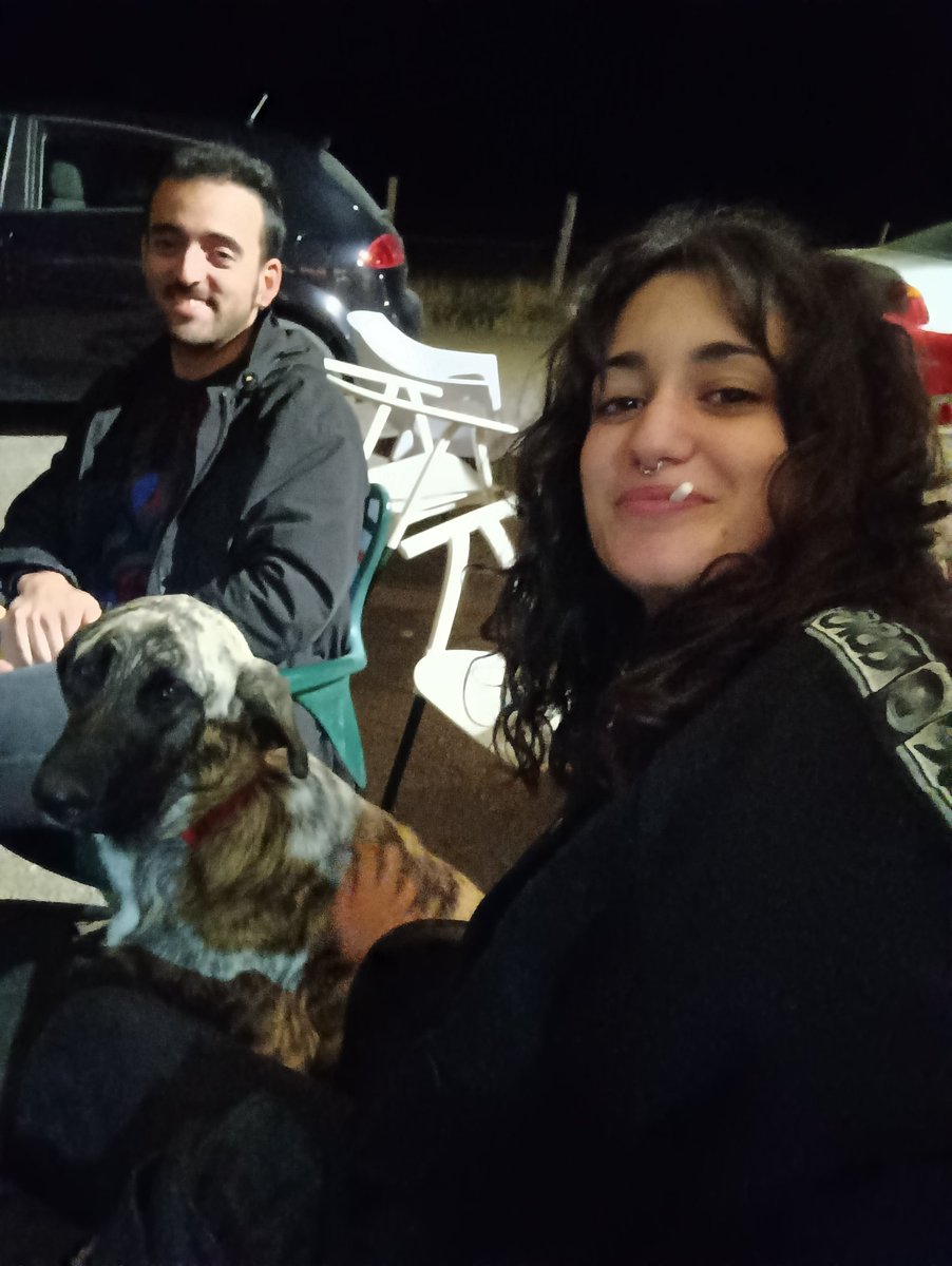jaionefumona's tweet photo. Piti y perritos https://t.co/QNr6x21AvY