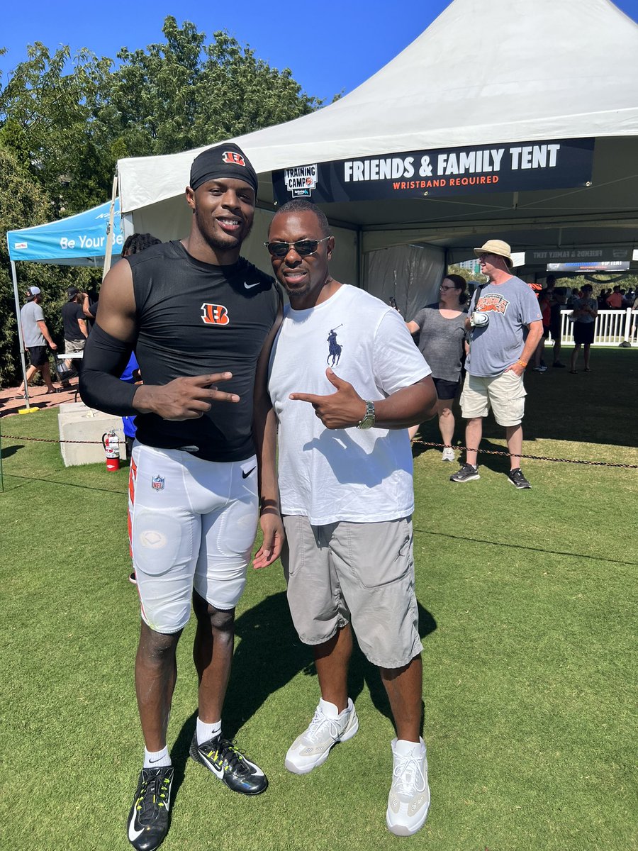 Stopped down to <a href="/Bengals/">Cincinnati Bengals</a> Training Camp to see my Dawg <a href="/MrToledo01/">Tycen Anderson</a>. Keep grinding T love you boy!!!! 🖤🤞🏾