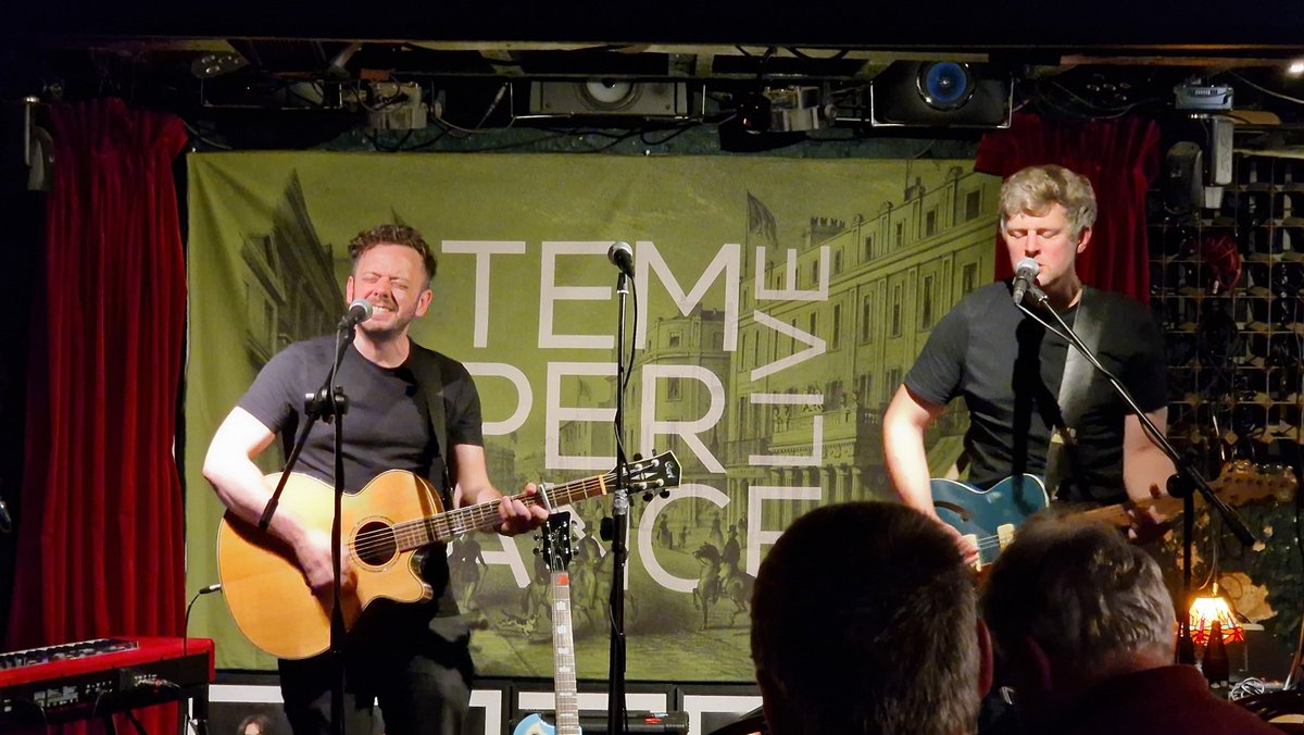 JBranson_'s tweet photo. Just had the best evening at @TemperanceCafe #Leamington. An intimate gig with local legend @AP_Mort, with guest appearance from @CraigSpivey, and support from
The hugely talented @GenevieveMiles. 🙌 https://t.co/29Df0pg85Q