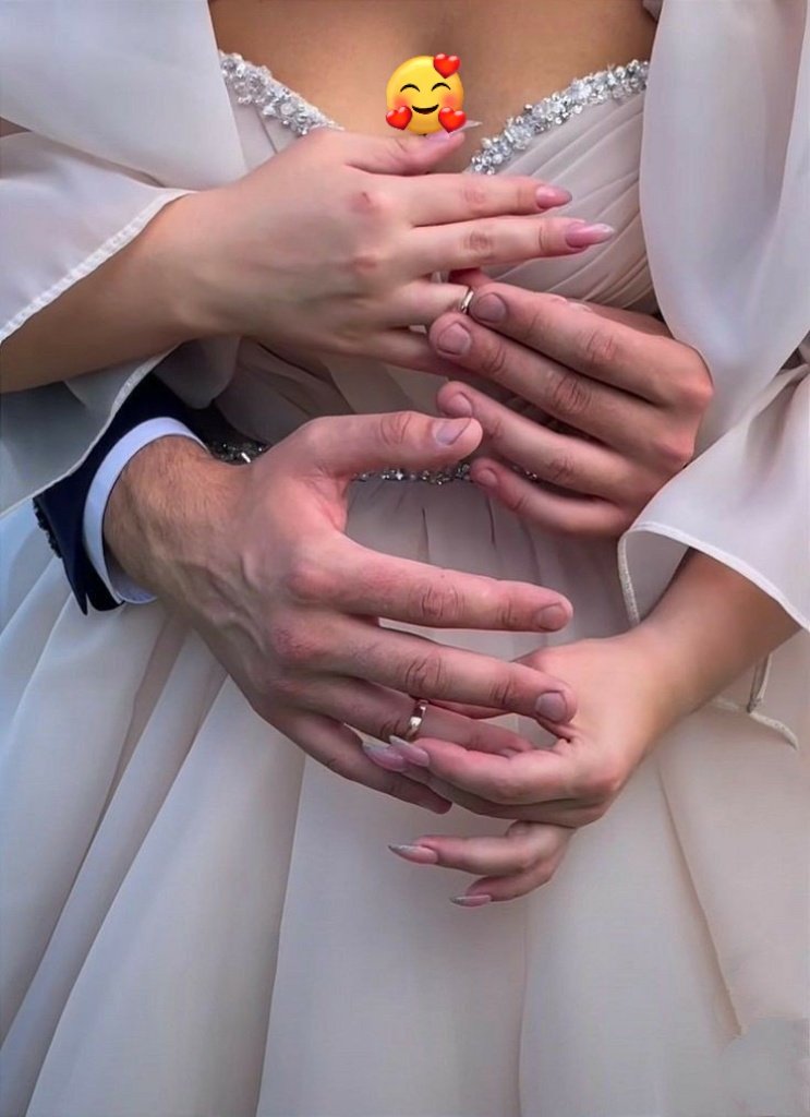 𝑂𝑛𝑒 𝑑𝑎𝑦 ❤️