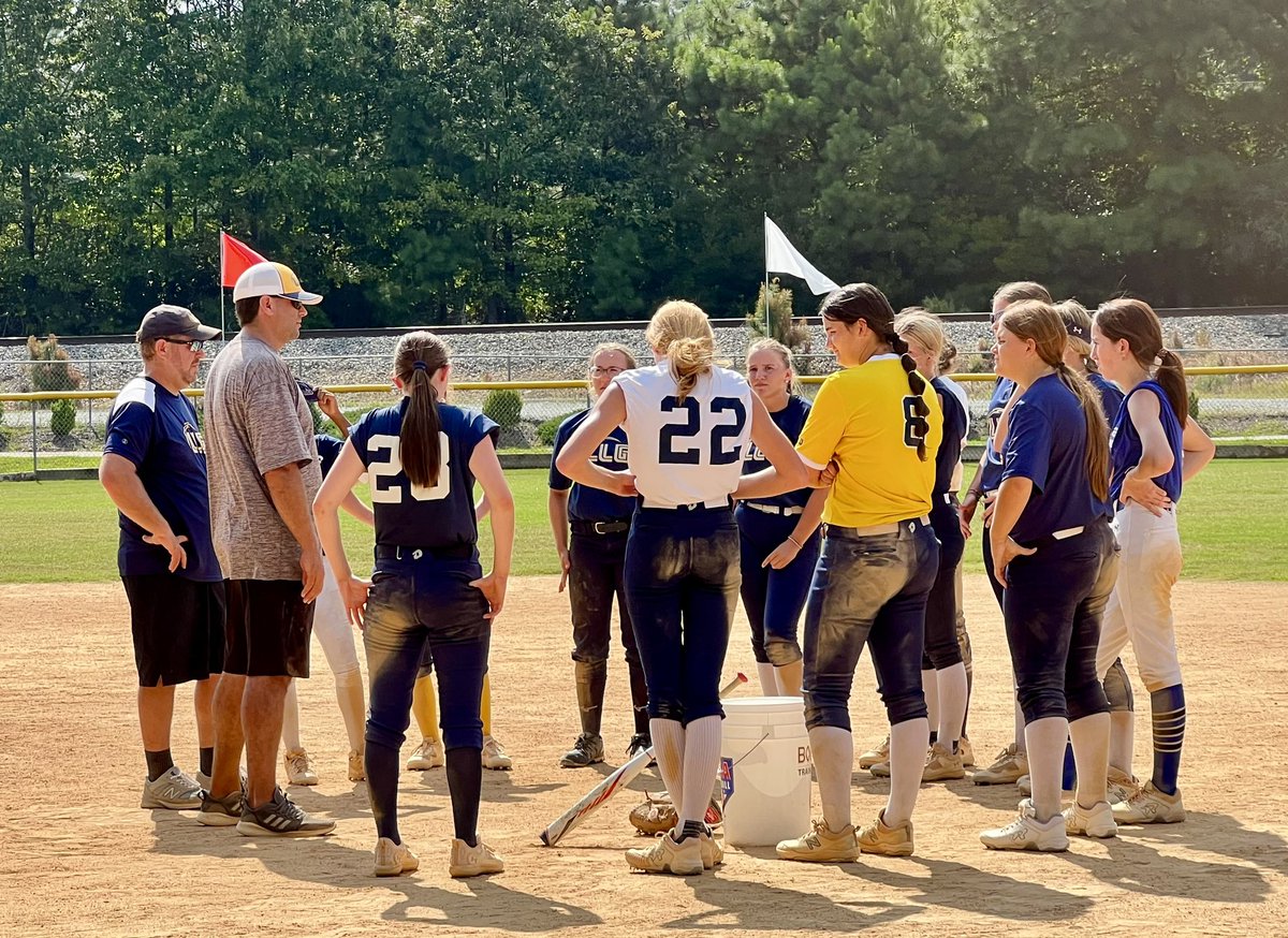 LLG_Dom's tweet photo. Work hard….play hard!!  After a short break these ladies hit the practice field today ready to get better and work harder even in the nasty heat!!  #llg  #llgstrong💪 #getstruck⚡️
@Org_LLG https://t.co/bRS0XfHbYr