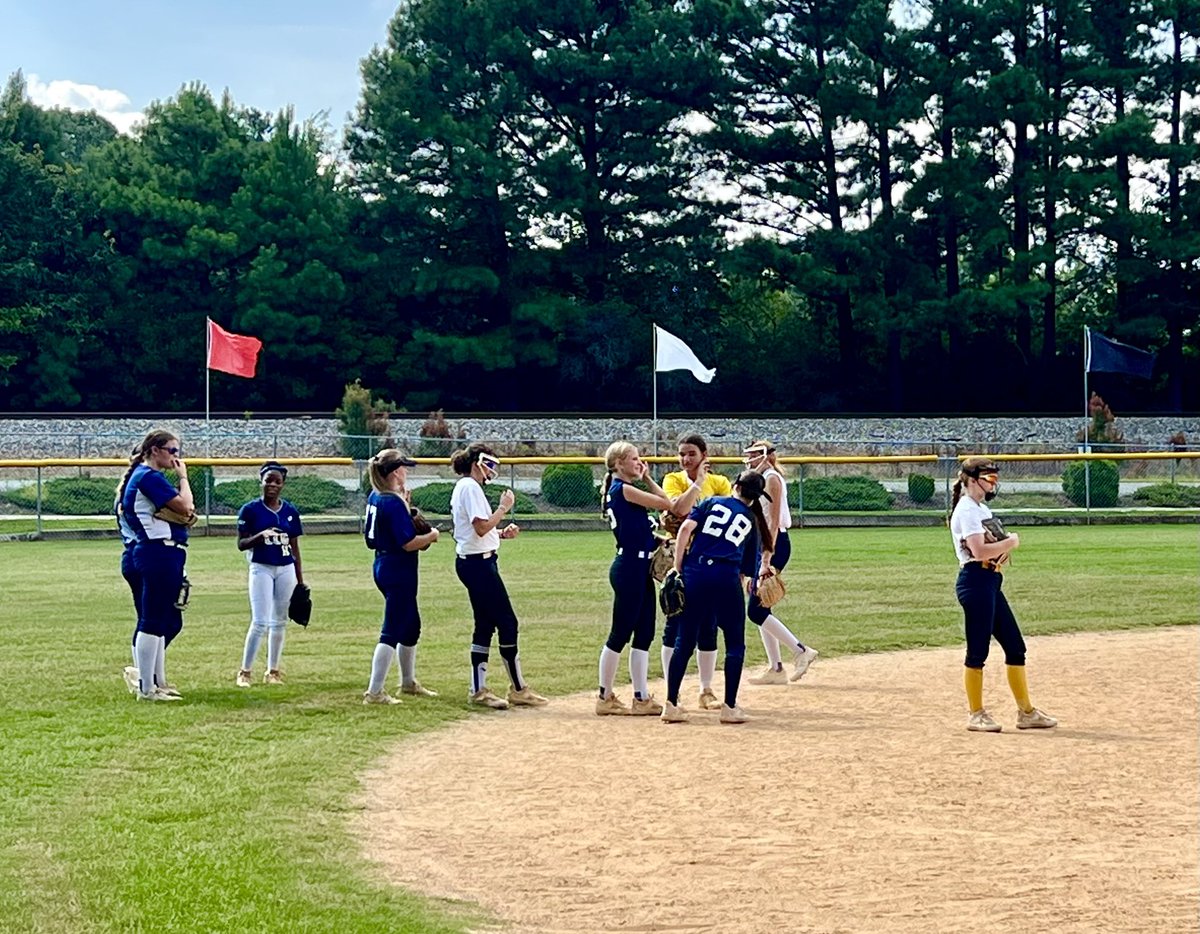 LLG_Dom's tweet photo. Work hard….play hard!!  After a short break these ladies hit the practice field today ready to get better and work harder even in the nasty heat!!  #llg  #llgstrong💪 #getstruck⚡️
@Org_LLG https://t.co/bRS0XfHbYr