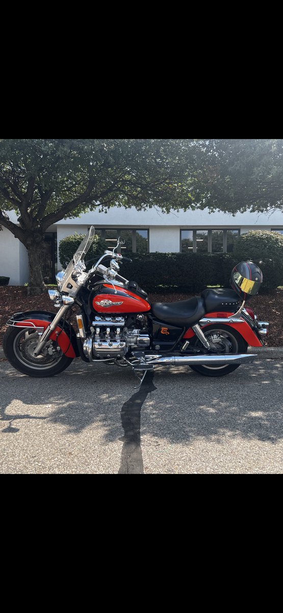 MikeMoody77's tweet photo. Riding into work sometimes feels like the only reason to go to work https://t.co/WQkWRay9A3
