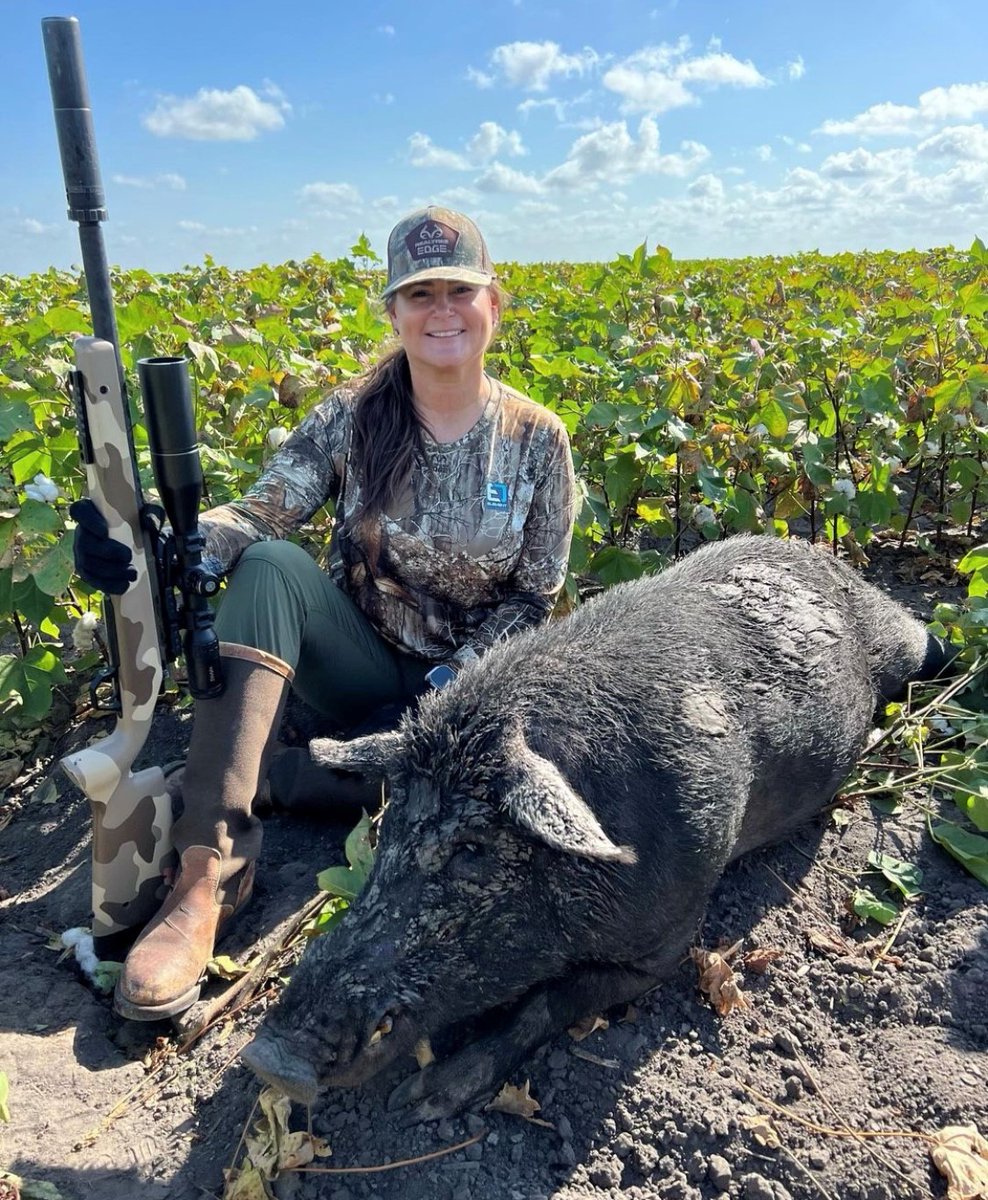 Congrats to our friend Bonnie from @LegendsTV who is having some summertime hog hunting fun. Who loves hunting hogs during the off-season? #FindYourAdventure #hunting #texas #hogs #hoghunting #summer #wildboar #boarhunting