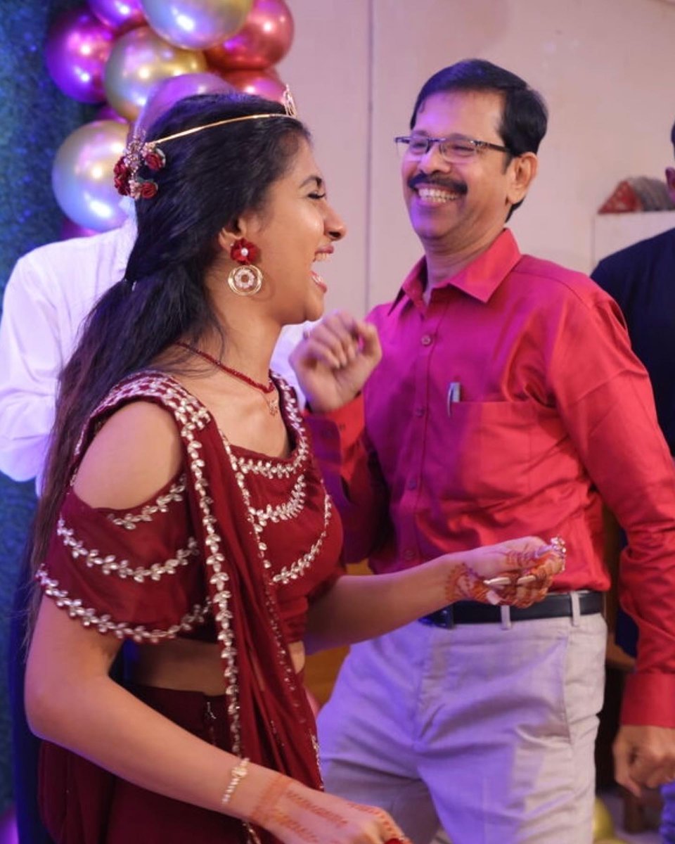Happy Birthday Daddy 🎈🎉💃🏻 I only wish to see you at the best of your health with a smile on your face always :’) Cheers to many more priceless memories 🥰 Love you Appa @venlak64 ❤️💯 #hbd #daddy #fatherdaughter #hislittlegirl #forever