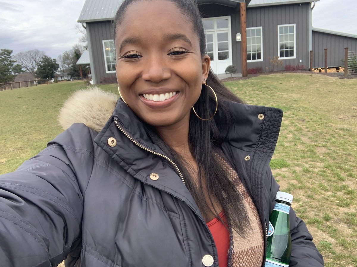 Hey y’all I’m Bria ☺️ a 4th year PhD Candidate at the University of Delaware. I’m an organic chemist with the heart of a green chemist! 💚  

Happy #BlackInChemWeek2023 🤩 #BlackInChemRollCall