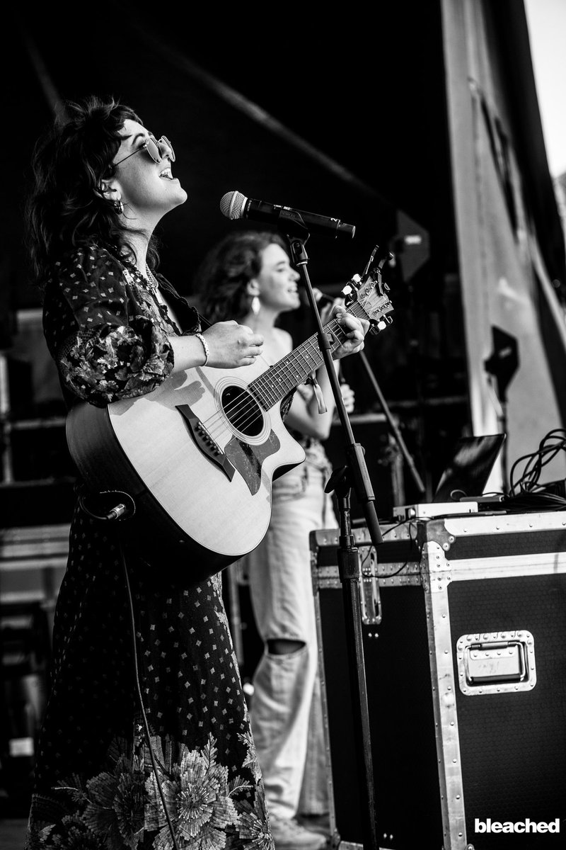 Kicking off Day 2 w/ <a href="/itskingisis/">king isis !!!</a> x <a href="/belmakesmusic/">BEL</a> 🌸 #bleachedfest