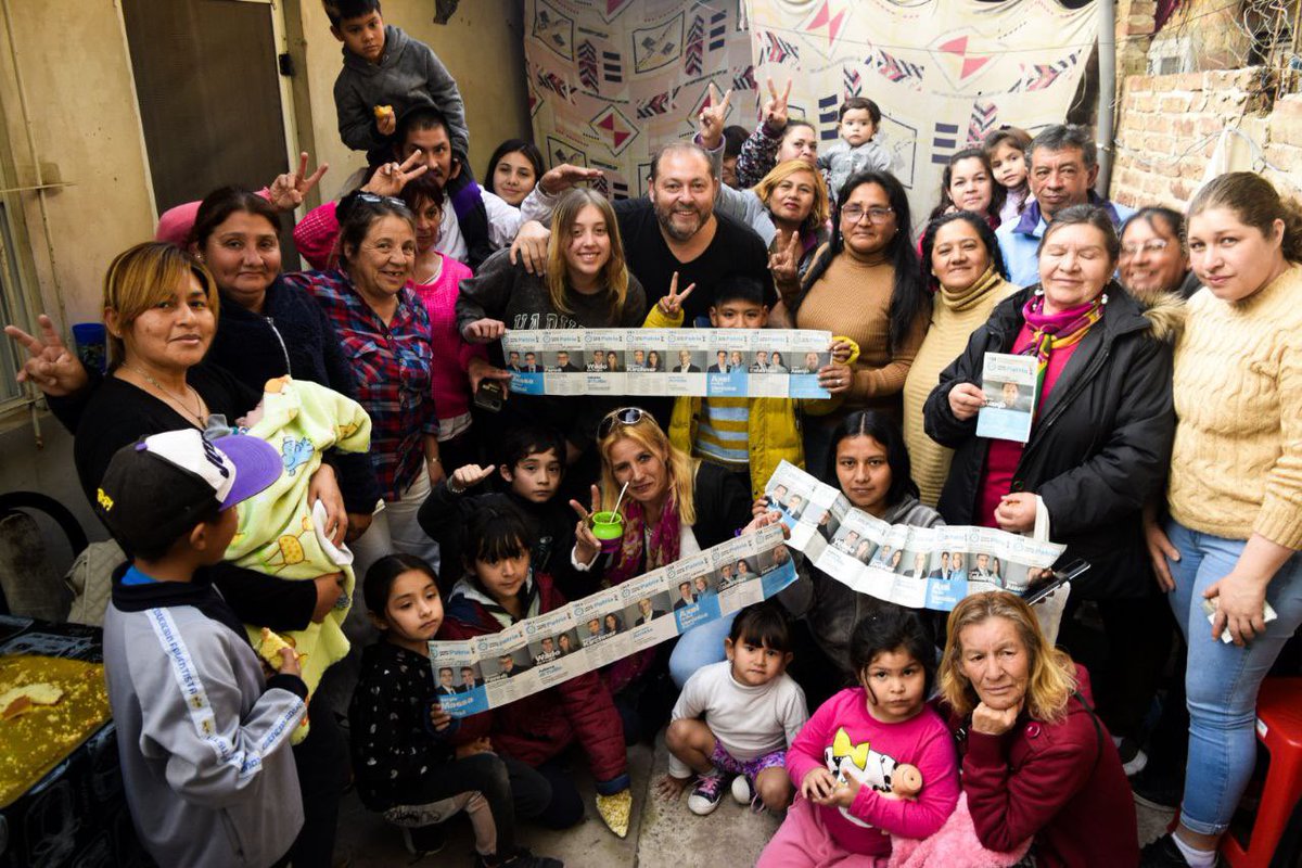 juanjo_castro's tweet photo. Reunión vecinal

Hoy domingo me reuní con los vecinos del barrio Obligado para contarles mis propuestas como precandidato a Intendente de San Miguel.
Gracias por abrirme las puertas y escucharme.
Vamos juntos hacia un San miguel mejor!
#lista2 #celesteyblanca #unionporlapatria https://t.co/0dv1Eb4h3o