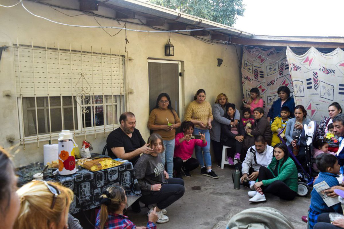 juanjo_castro's tweet photo. Reunión vecinal

Hoy domingo me reuní con los vecinos del barrio Obligado para contarles mis propuestas como precandidato a Intendente de San Miguel.
Gracias por abrirme las puertas y escucharme.
Vamos juntos hacia un San miguel mejor!
#lista2 #celesteyblanca #unionporlapatria https://t.co/0dv1Eb4h3o