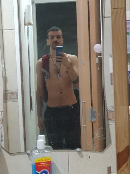 descamisado e calvo https://t.co/TcYiYEvalN