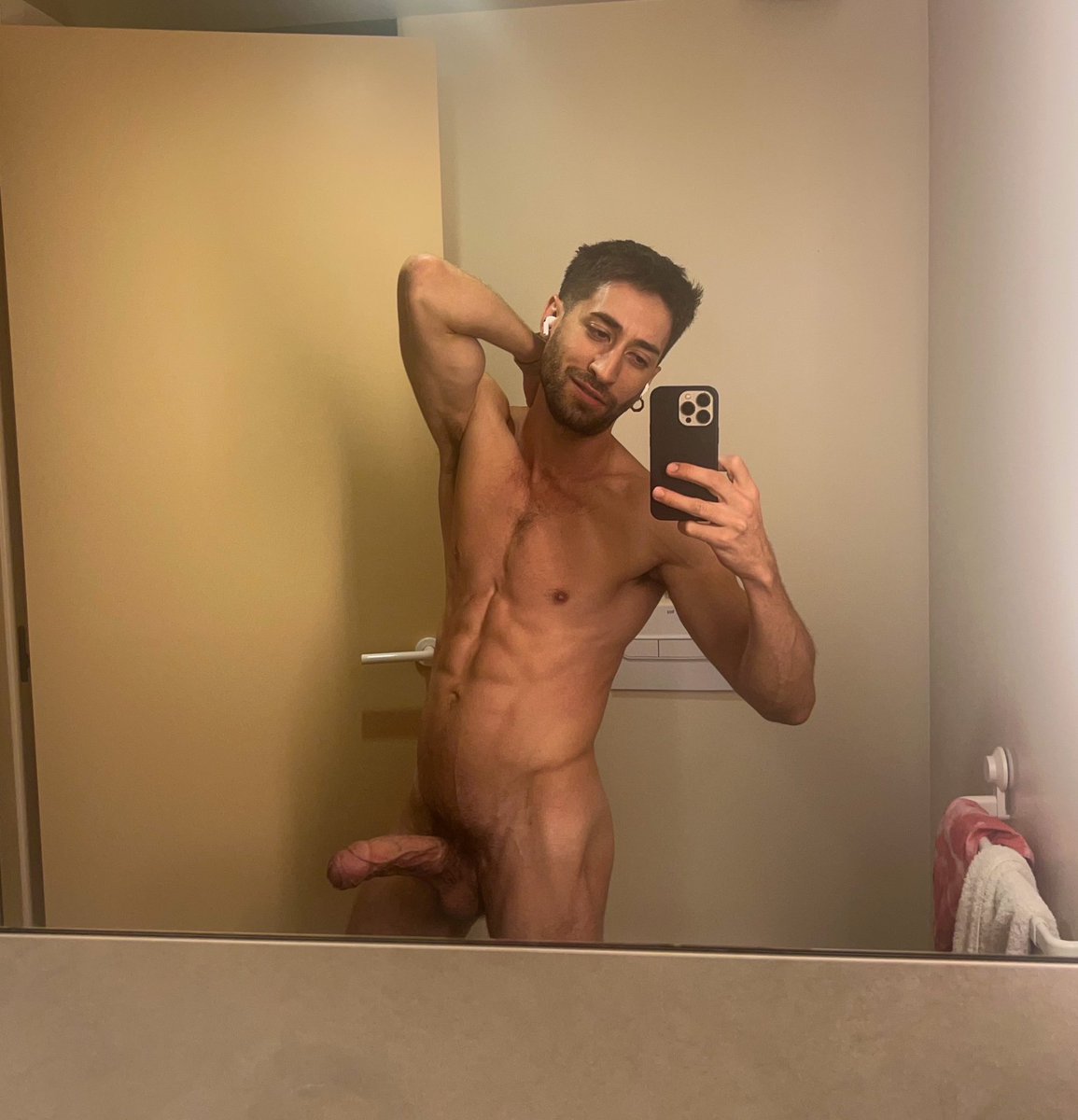 frankabais's tweet photo. Smoked and hard 🥵 https://t.co/3I720wc0rk